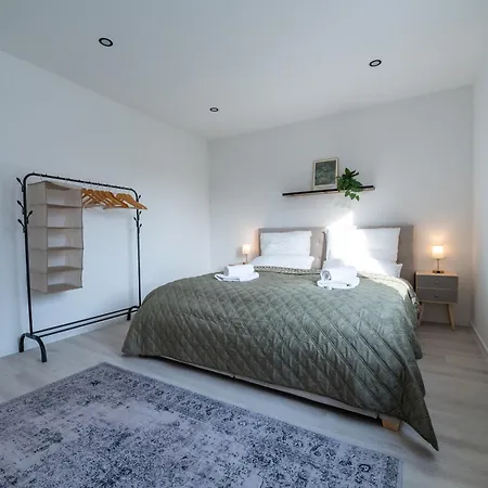 Lightview - Parkplatz, Zentral, Kueche Appartement *